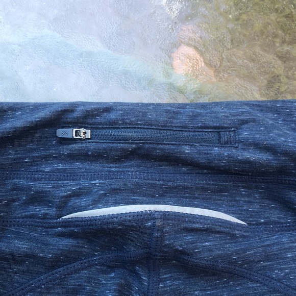 XS Athletic Leggings - Picture 4 of 4